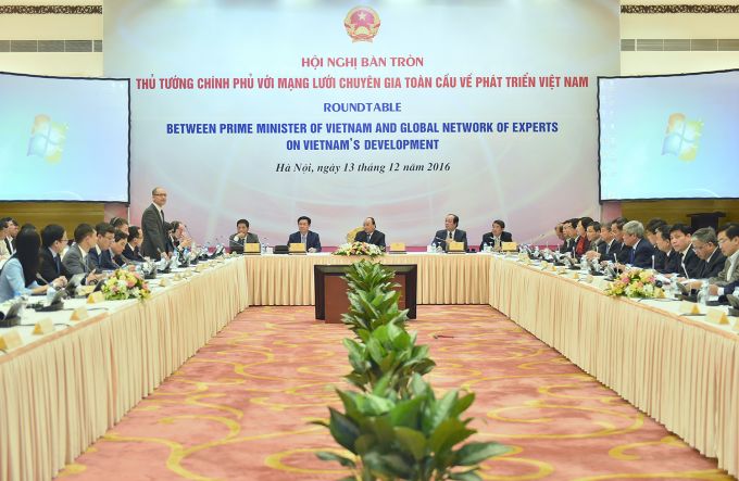 Thủ tướng Nguyễn Xuân Phúc chủ trì Hội nghị bàn tròn với mạng lưới chuyên gia toàn cầu